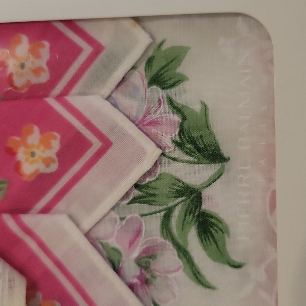 New & Authentic Pierre Balmain & Ungaro handkerchiefs - Picture 3 of 7